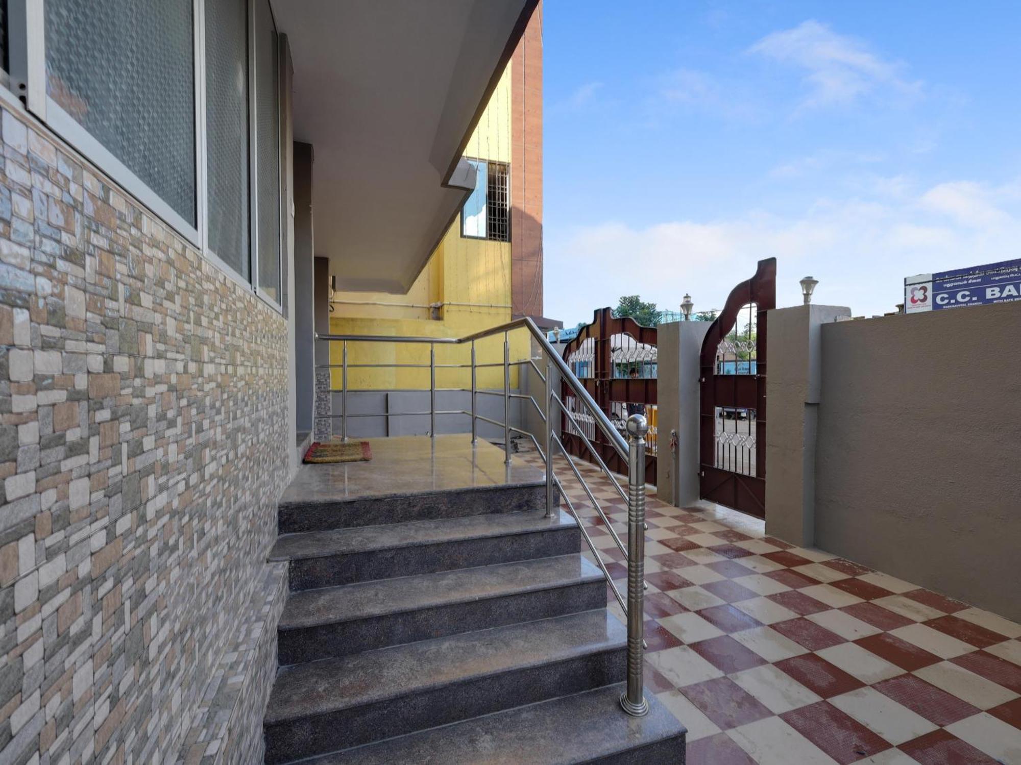 Super Hotel O Vsv Guest House Maduravoyal チェンナイ エクステリア 写真